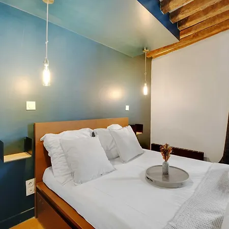 Authentic 1br 4p Arts Et Metiers Paris